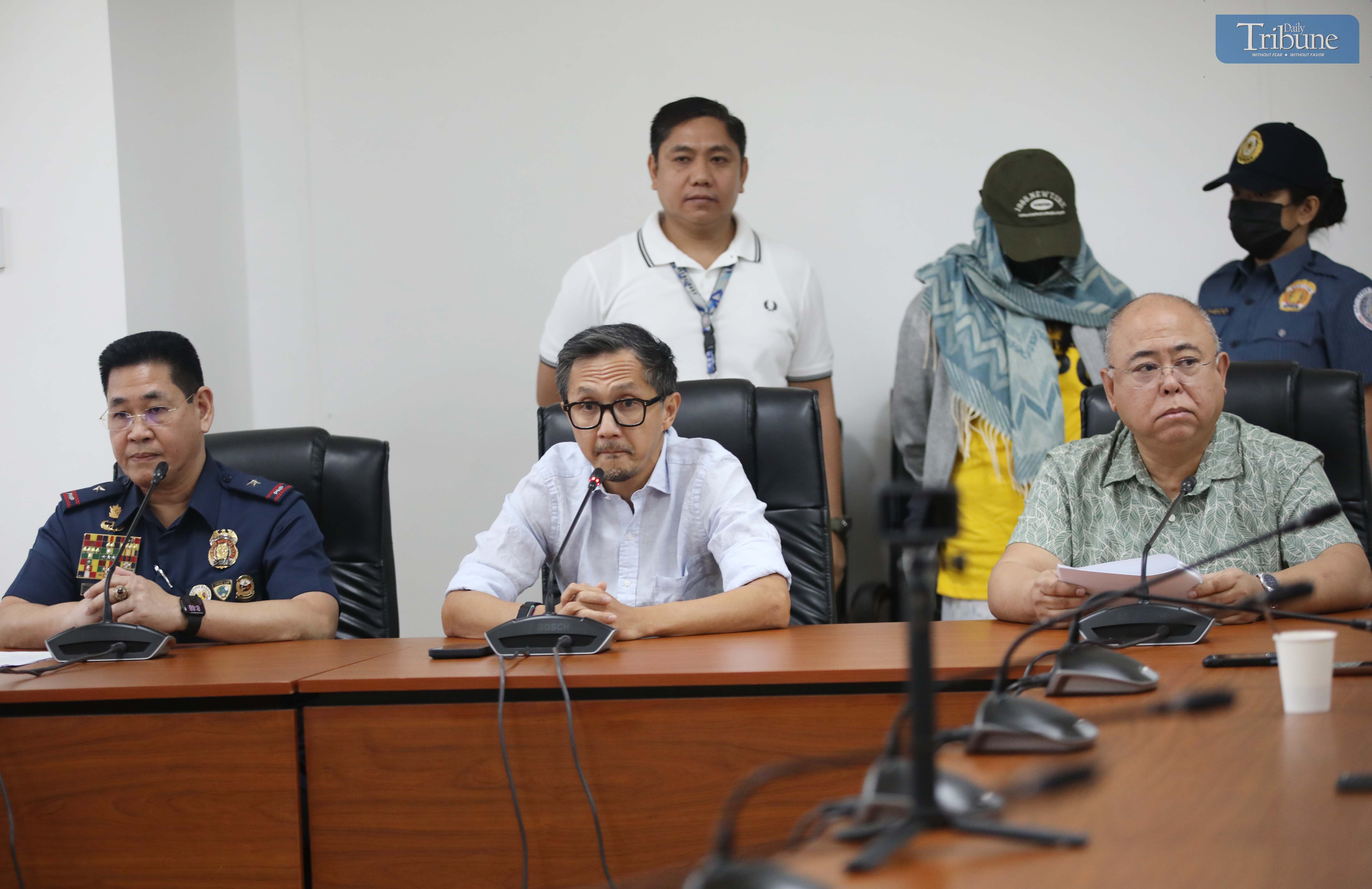 DOTr, PNP nab woman selling fake licenses 