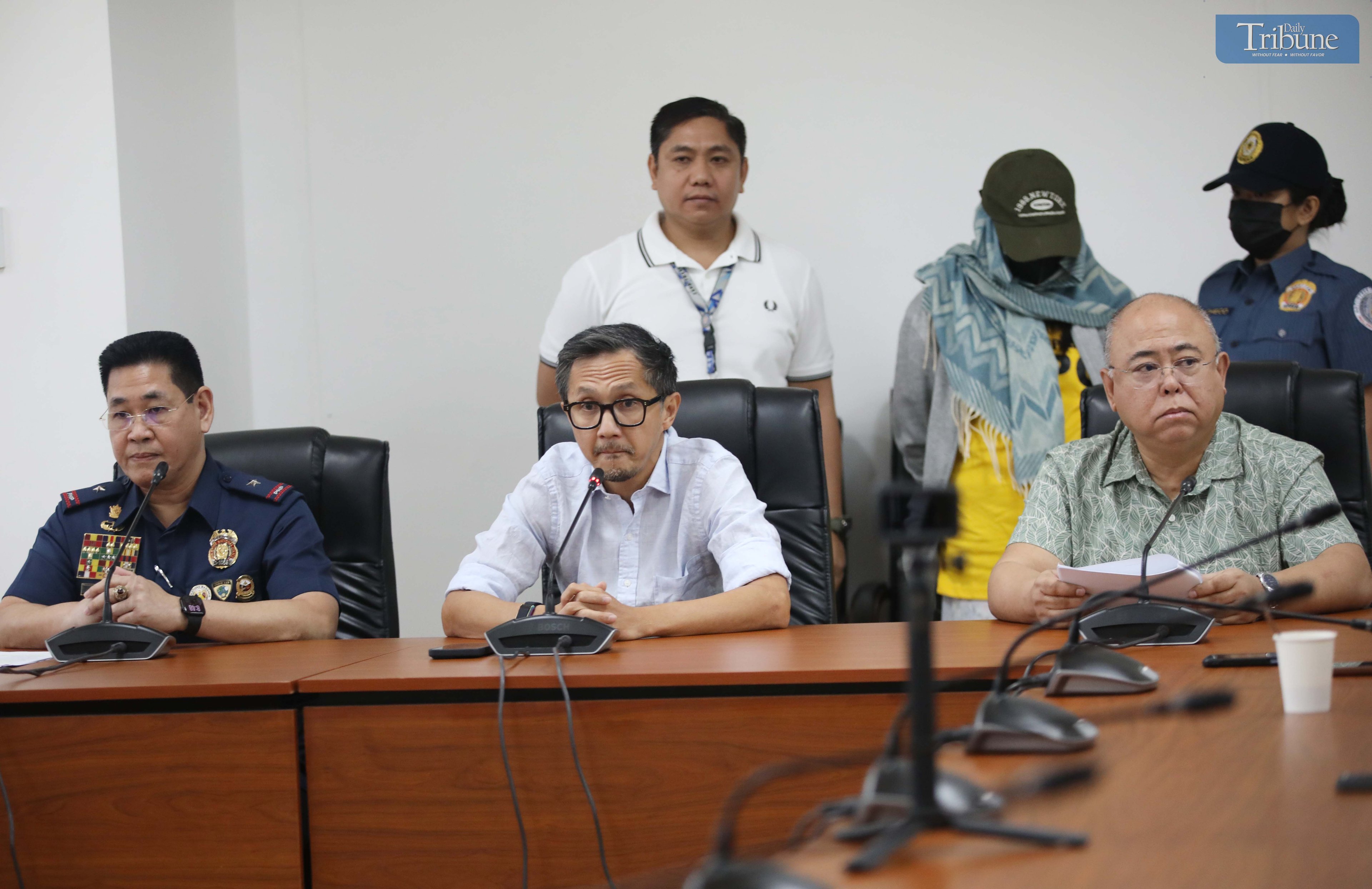 DOTr, PNP nab woman selling fake licenses