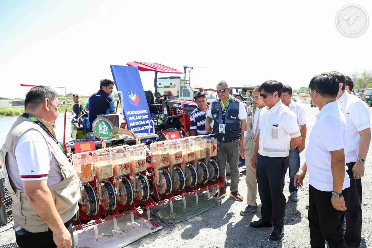Marcos leads distribution of P83-M farm aid in Pangasinan