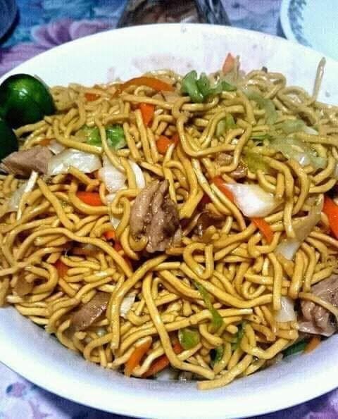 Savor the chewy goodness of Pancit Bato — a local favorite made with sun-dried noodles from the town of Bato, sautéed to perfection with vegetables, meat and love.
Simple. Hearty. Uniquely Bikolano.