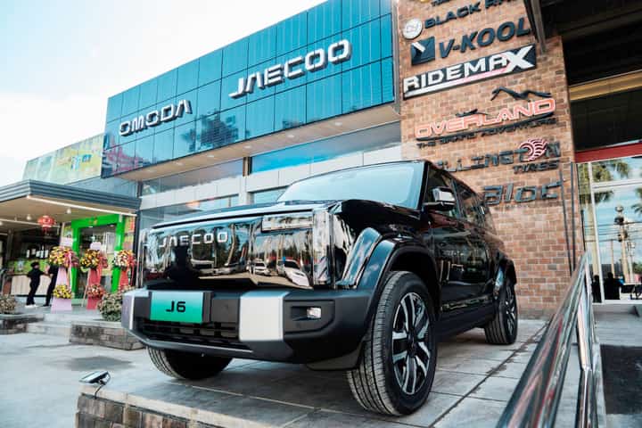 OMODA & Jaecoo opens its first Mindanao dealership in Tagum City, featuring electric and hybrid vehicles like the Jaecoo J6.