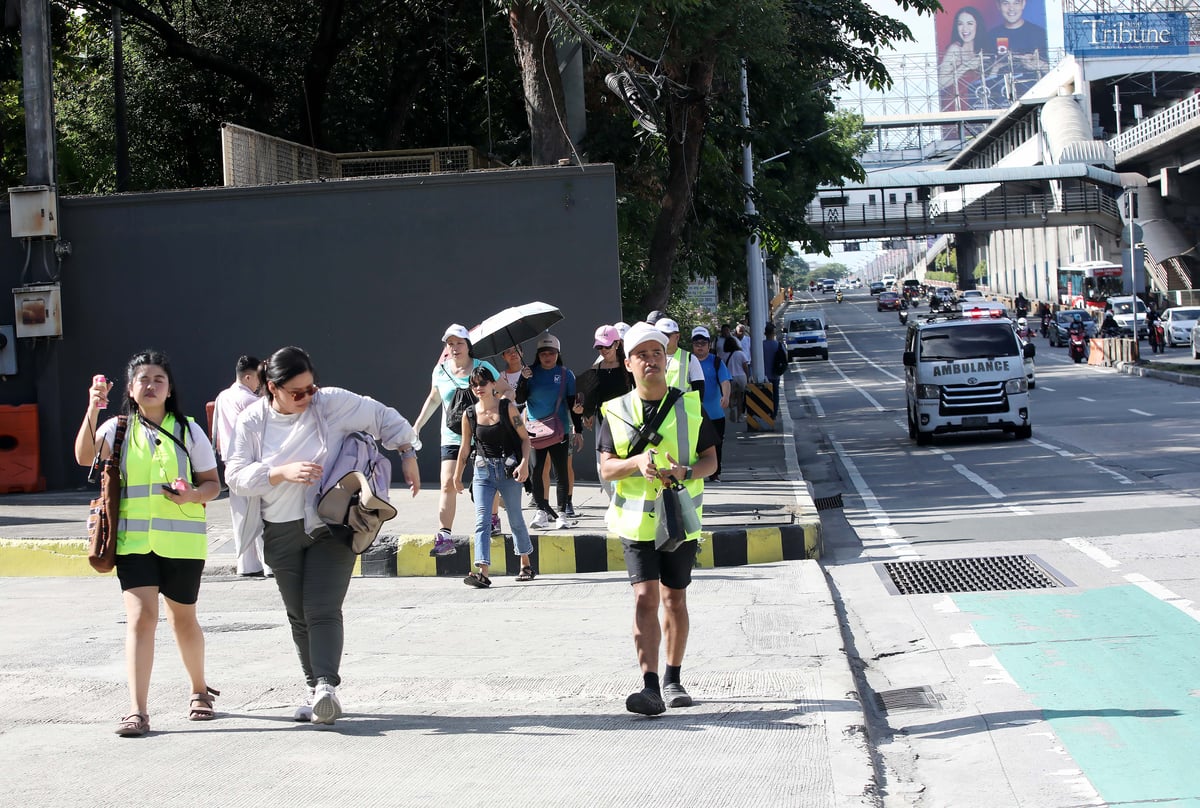 SIDEWALK Recall: #MayTaoPoSaEDSA is the recent battlecry to reclaim the sidewalk for the pedestrians.