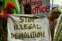 Standoff in Tondo: Locals block demolition order