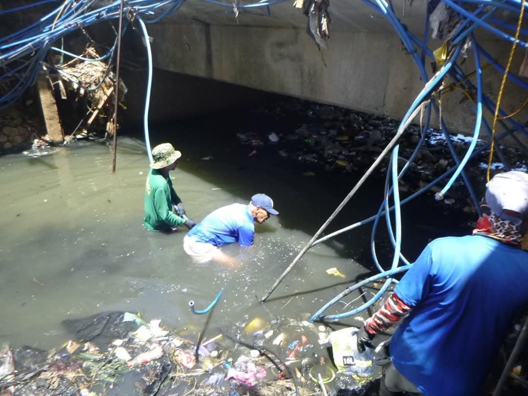 Cainta LGU fixes blocked water pipes 