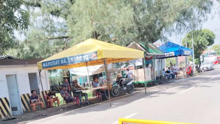 CHECKPOINTS in barangays Bugas and Camada, Borongan’s northern and southern borders, respectively, were set up to contain African swine fever cases in the city.