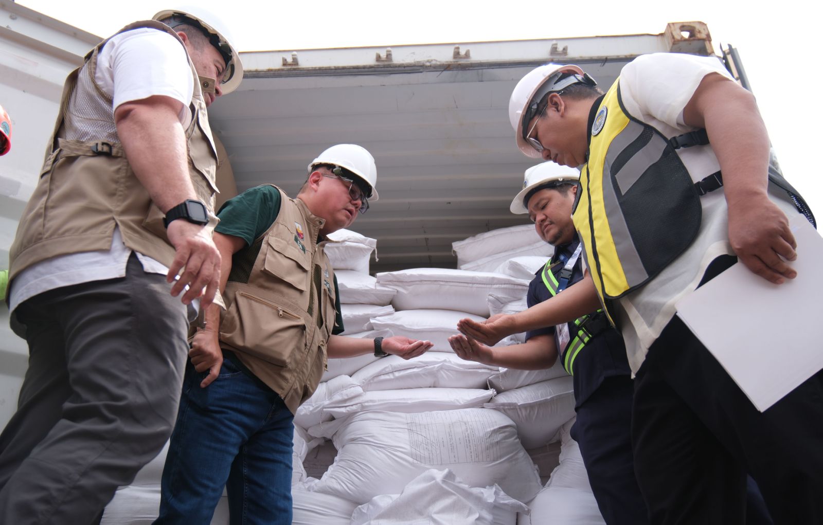 Gov't busts P9M illicit sugar