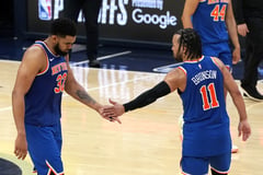 Brunson, Towns keeping Knicks afloat