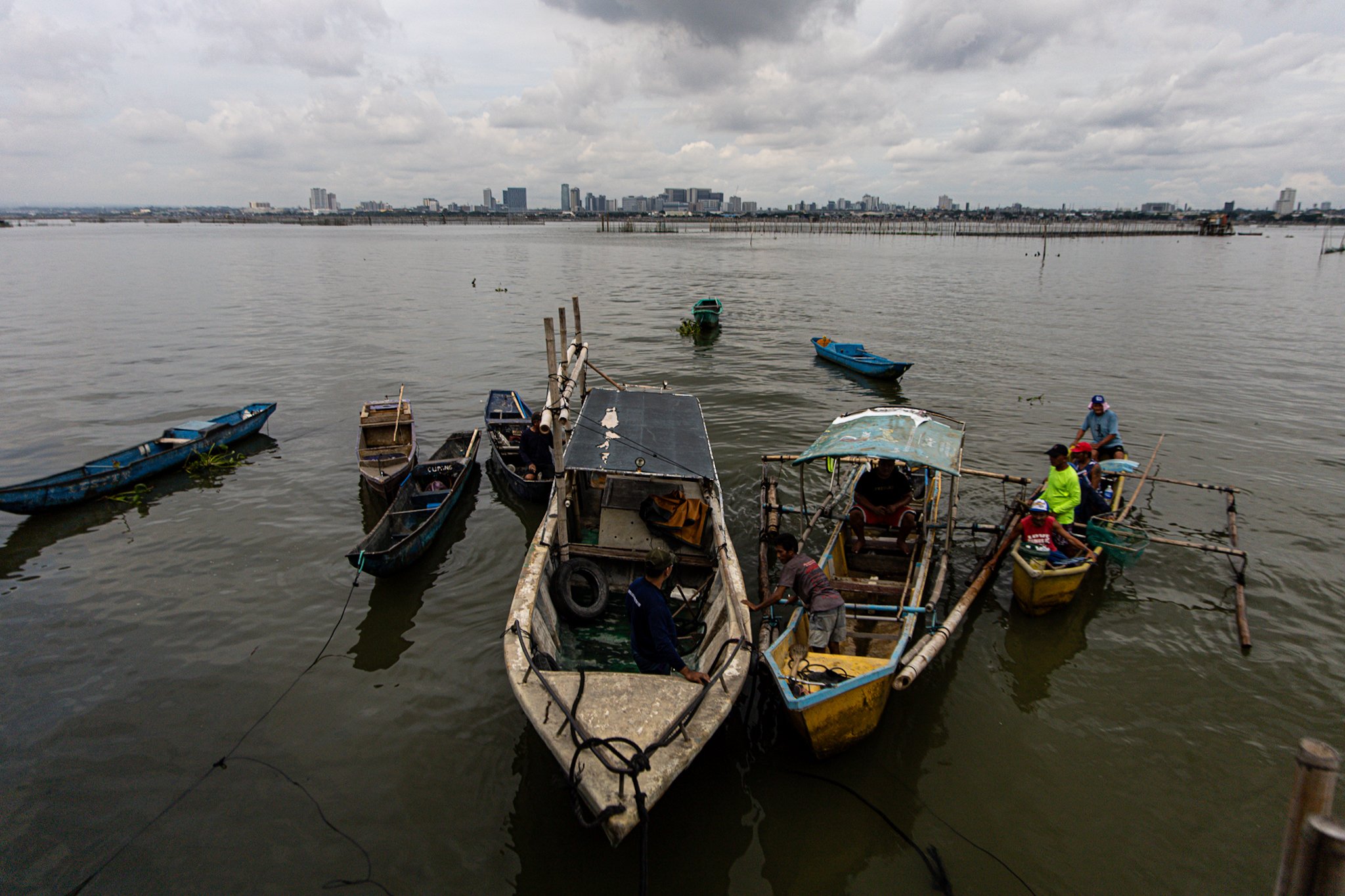DPWH issues CDOs vs. Laguna de Bay reclamation in Taguig