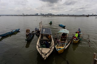DPWH issues CDOs vs. Laguna de Bay reclamation in Taguig