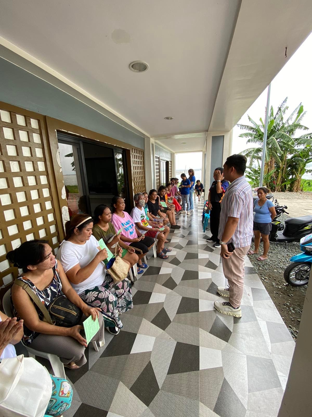 Bong Go sends aid to fire-hit Muntinlupa families