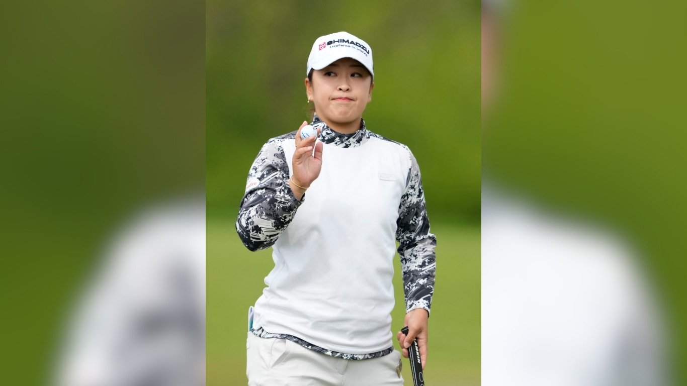 Saigo seizes three-shot lead