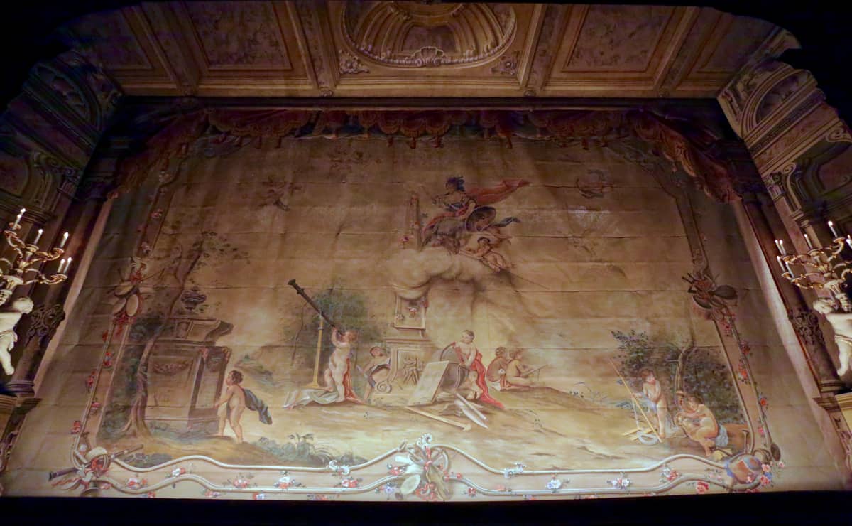 Among the best-preserved baroque theaters worldwide is theČCeskyýKrumlov Baroque Theater.