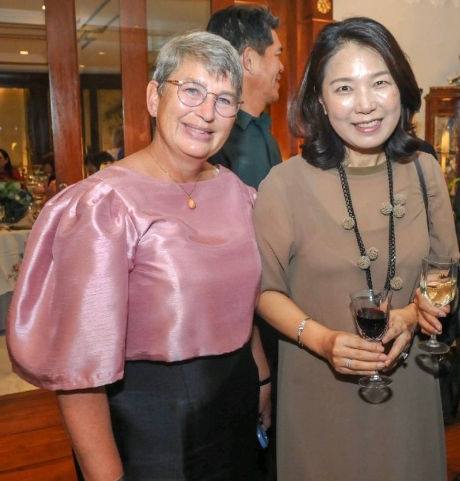 Marina Pfaffernoshke and Eunhwa Lee.