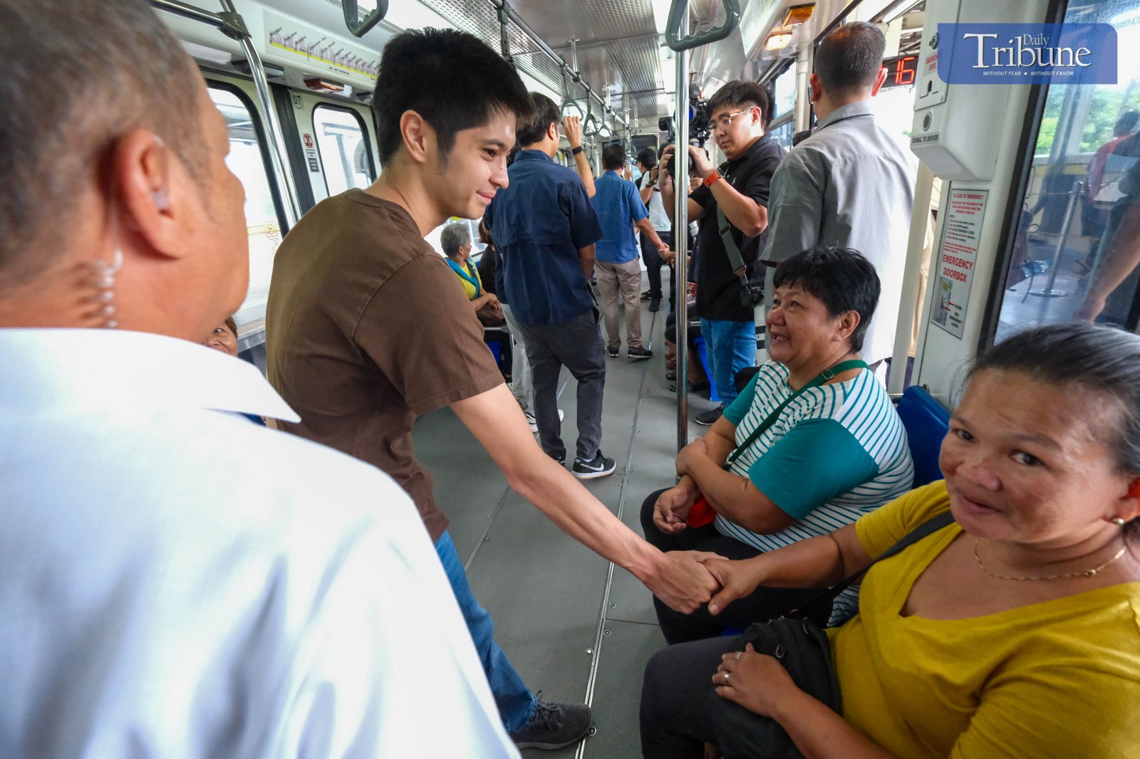 President Ferdinand R. Marcos Jr., along with the First Family, leads the official launch of the Family Fare 1+3 Promo for MRT-3 and LRT-2 at GMA-Kamuning Station in Quezon City on Sunday, 1 June 2025. Joining him are Transportation Secretary Vince Dizon, Presidential Communications Office Secretary Jay Ruiz, and other key officials. The President rode the train to North Avenue Station, where he interacted with commuters. The First Family also warmly engaged with passengers during the trip.