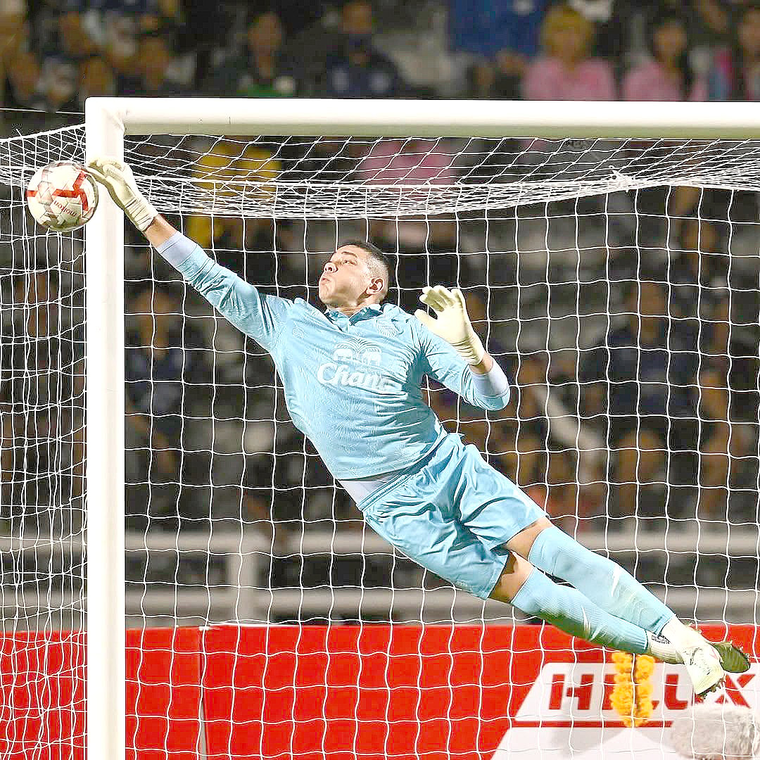 Etheridge makes himself available
