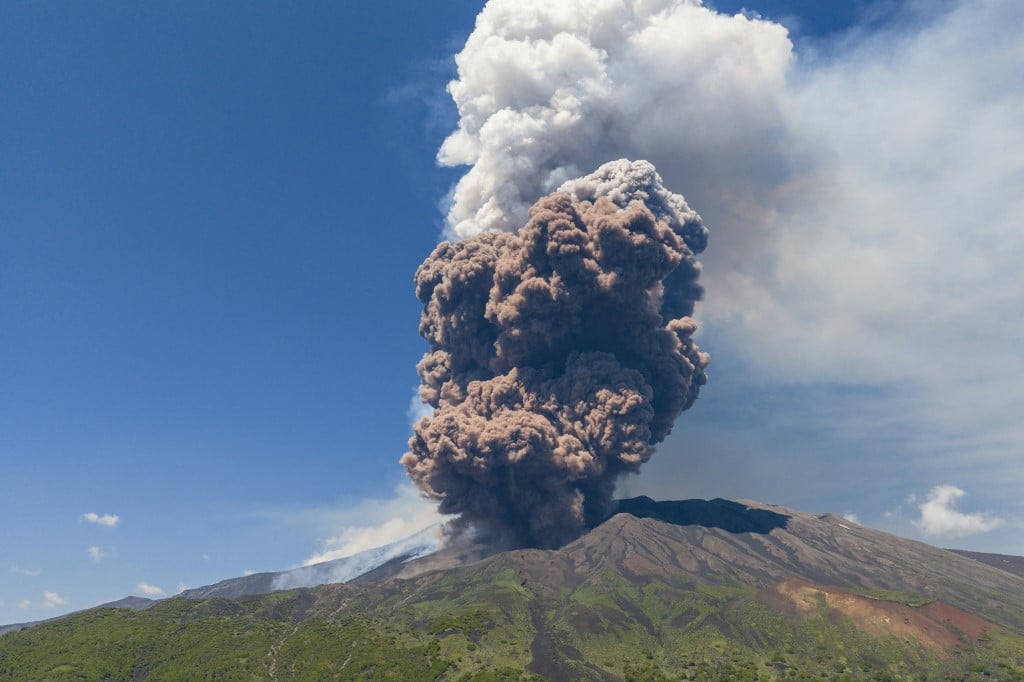 Mount Etna spews massive plume of ash, gas