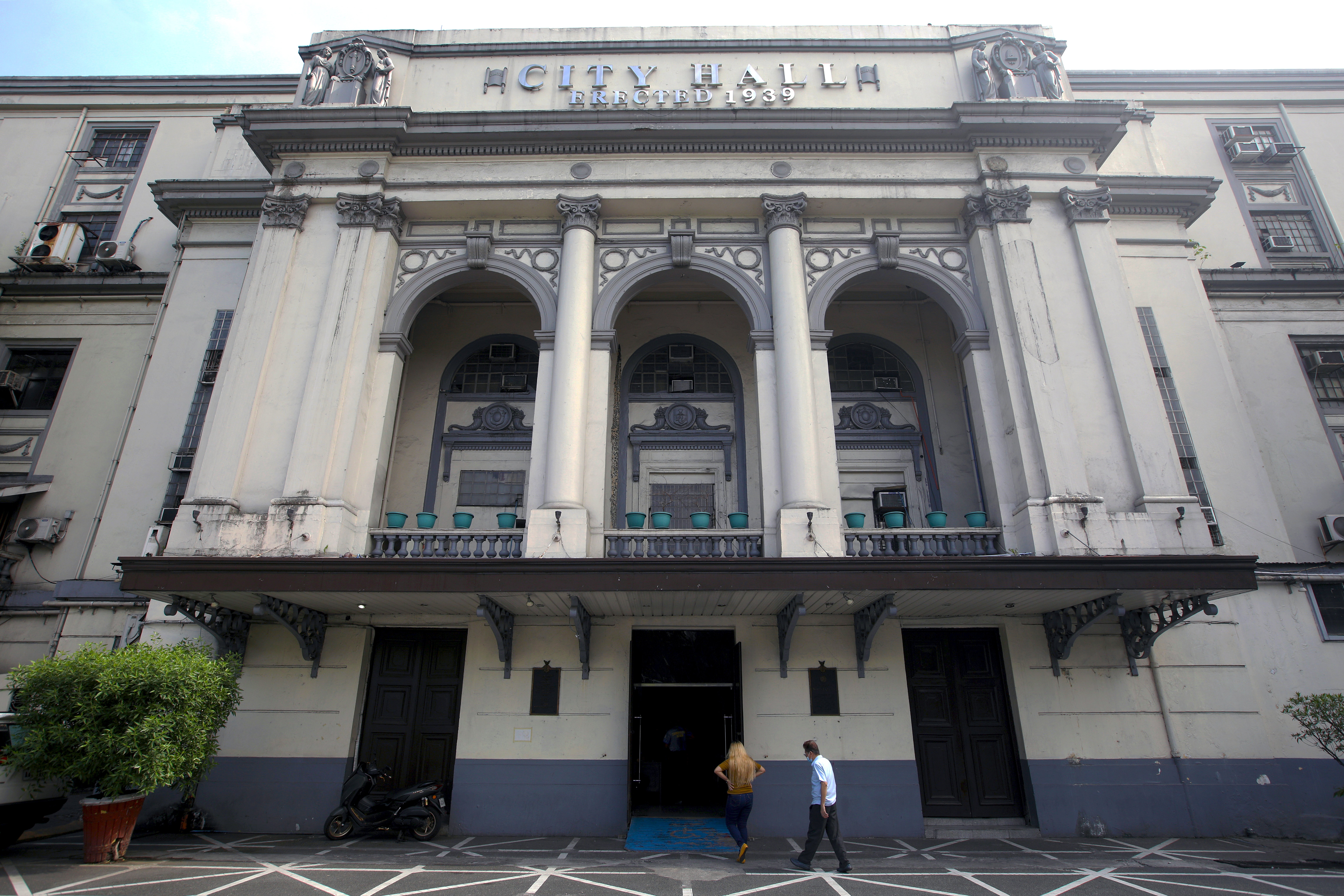 Manila City Hall accounting blasted over alleged delayed payments