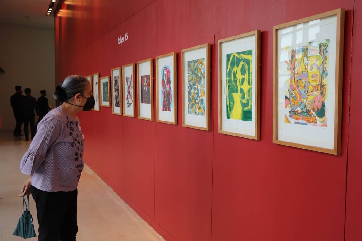 BASKING in the beauty of art.