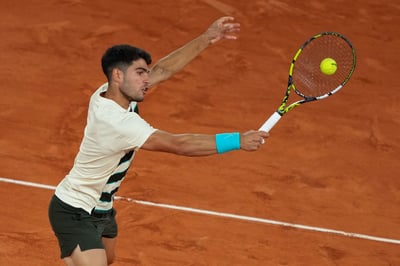 Alcaraz reaches French Open semis