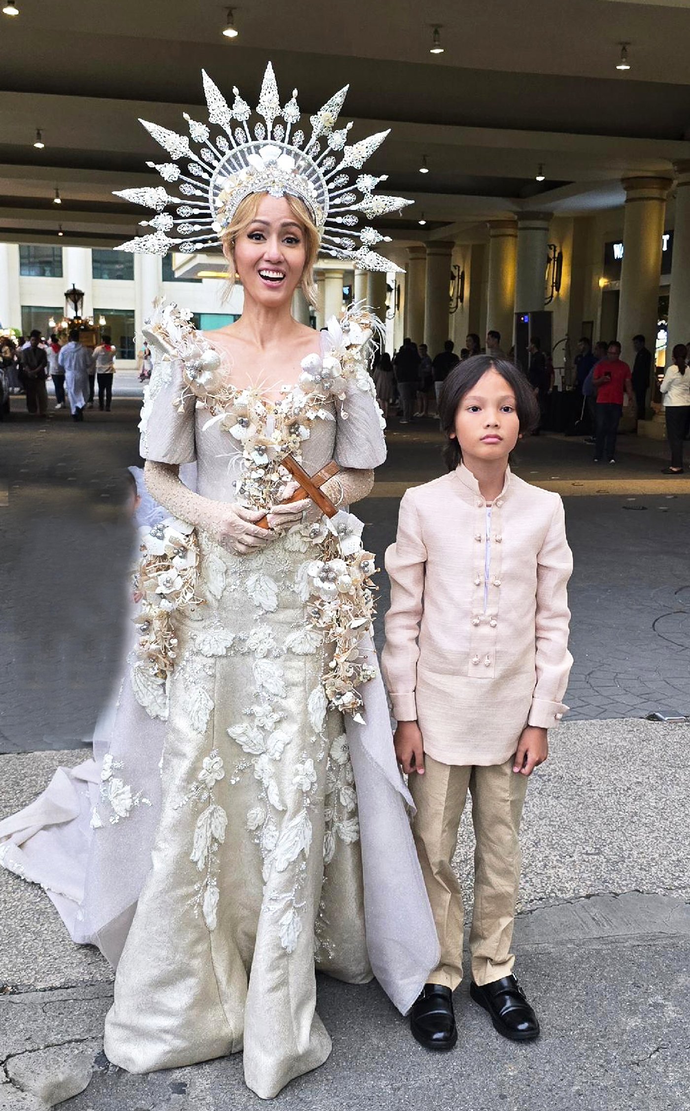 Happy Melendres as La Emperatriz y Reina Santa Elena and Constantino Javier Yu in a Philip Rodriguez masterpiece.