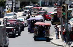 LTFRB warns: Grant student discounts
or face sanctions