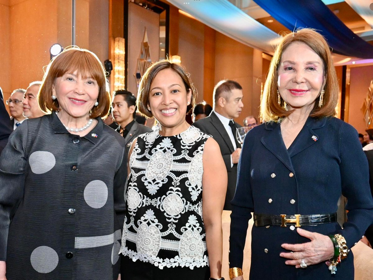 Amelia Ablaza, Mayor Abby Binay and Angola Consul Helen Ong.