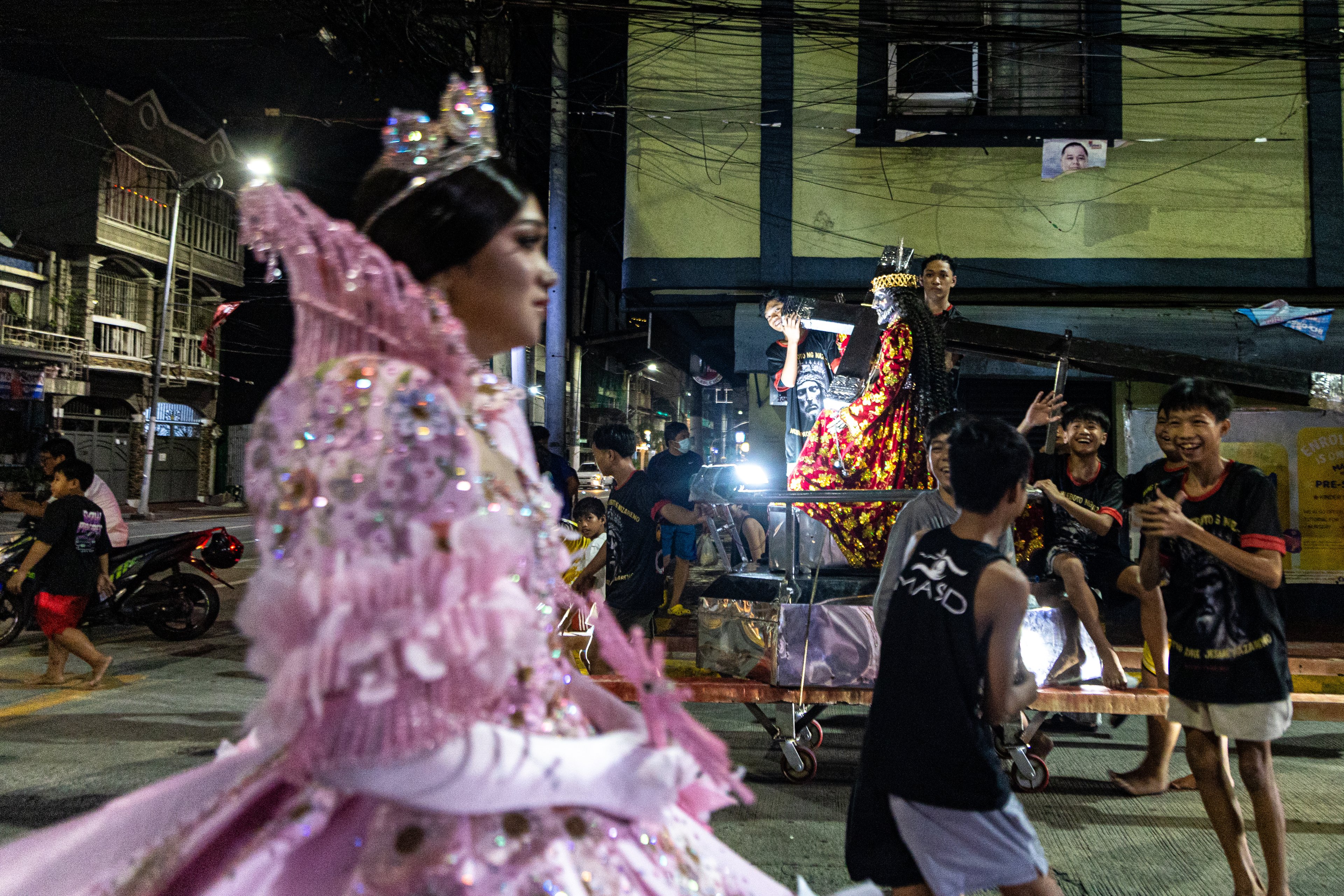 Gay 'reynas' shine in Sampaloc Santacruzan