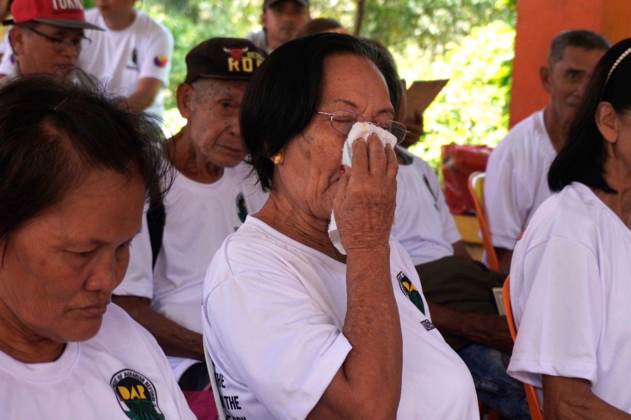 After 34-year wait, MisOcc farmers get Veloso estate