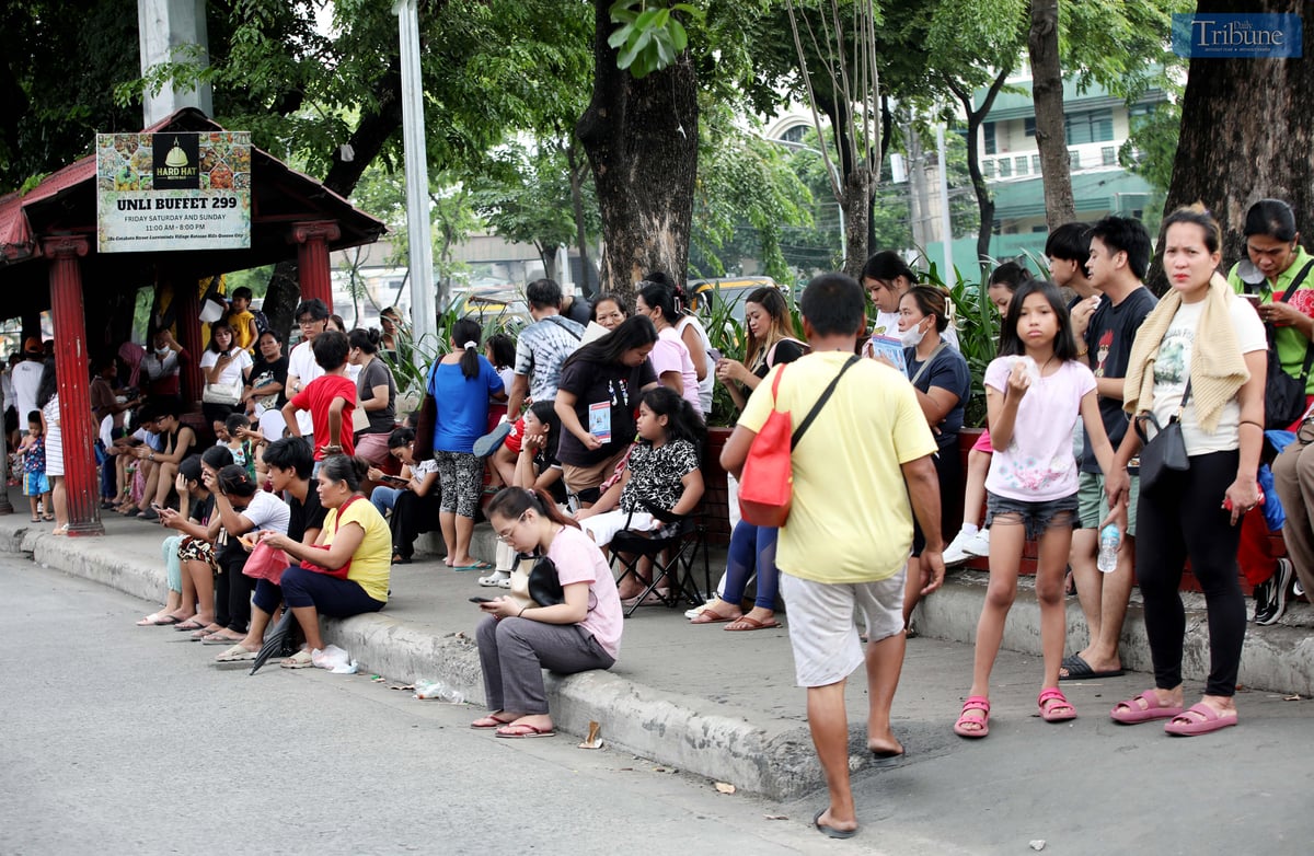 QCitizens line up for free anti-rabies vaccination at the Animal Bite Treatment Center in Barangay Batasan Hills, Quezon City, on Thursday.

The city government established these animal bite centers to provide free and more accessible immediate treatment for all QCitizens, aiming to prevent the spread of rabies and ensure public safety.

To avail of the program, adult QCitizens must present their QCitizen ID or any valid ID bearing a Quezon City address. For children, a National Immunization Program (NIP) vaccination card or school ID is required.

Vaccines are given free of charge. Treatment facilities operate from Monday to Friday, 8:00 AM to 4:00 PM.