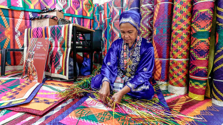 THE office of First Lady Liza Araneta-Marcos spearheaded LIKHA 4, one of the major highlights of this year’s Independence Day celebration. The three-day event, held from 6 to 8 June 2025, showcased heritage-rich products by artisans from various indigenous tribes and communities across the Philippines.