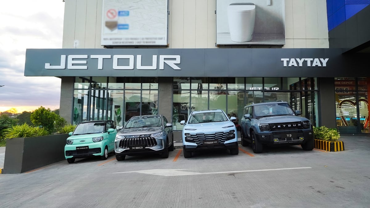 Jetour drives east with Taytay showroom