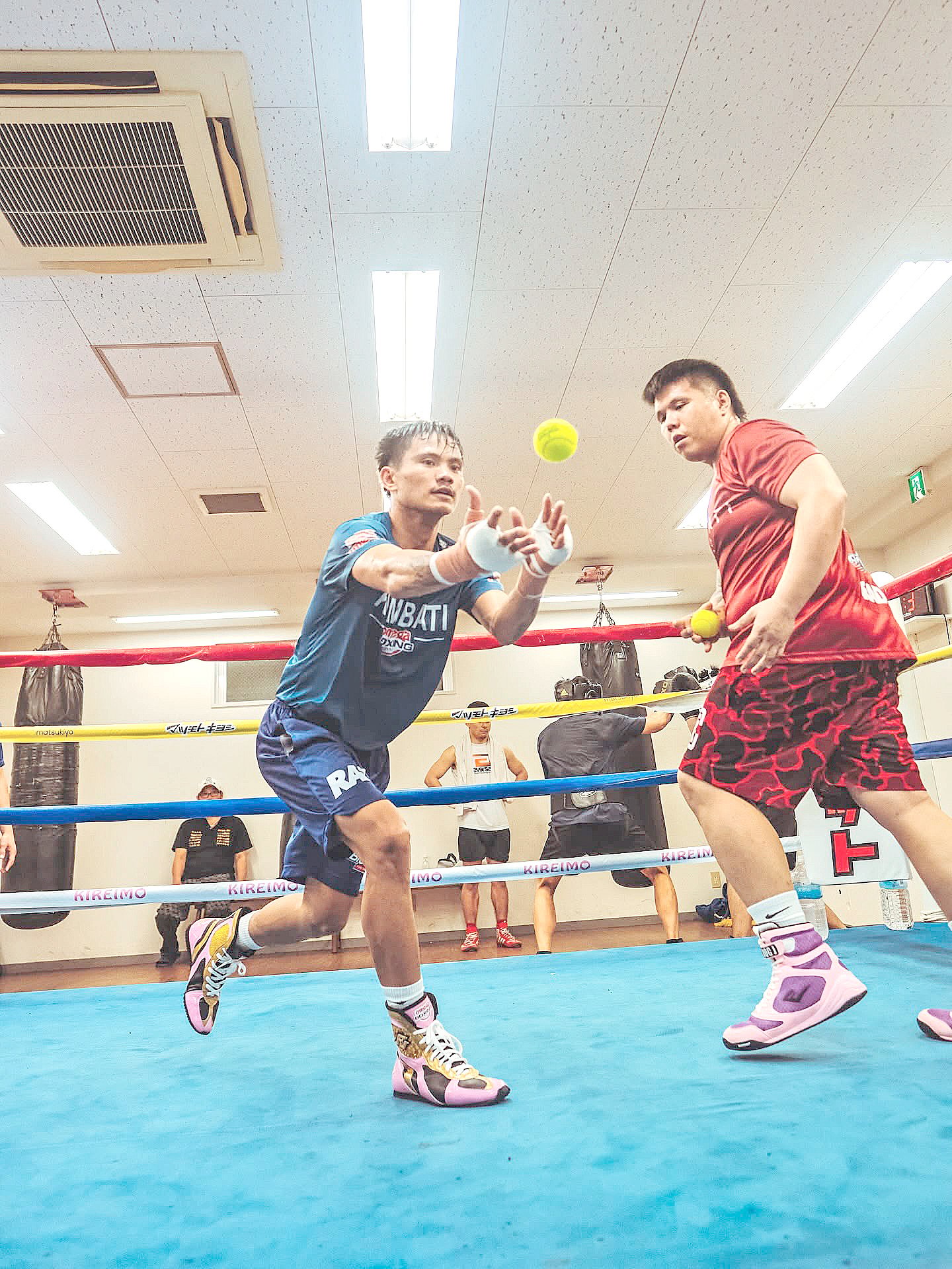 Christian Araneta, who shoots for the world crown on 19 June in Tokyo, goes for next level stuff in training.