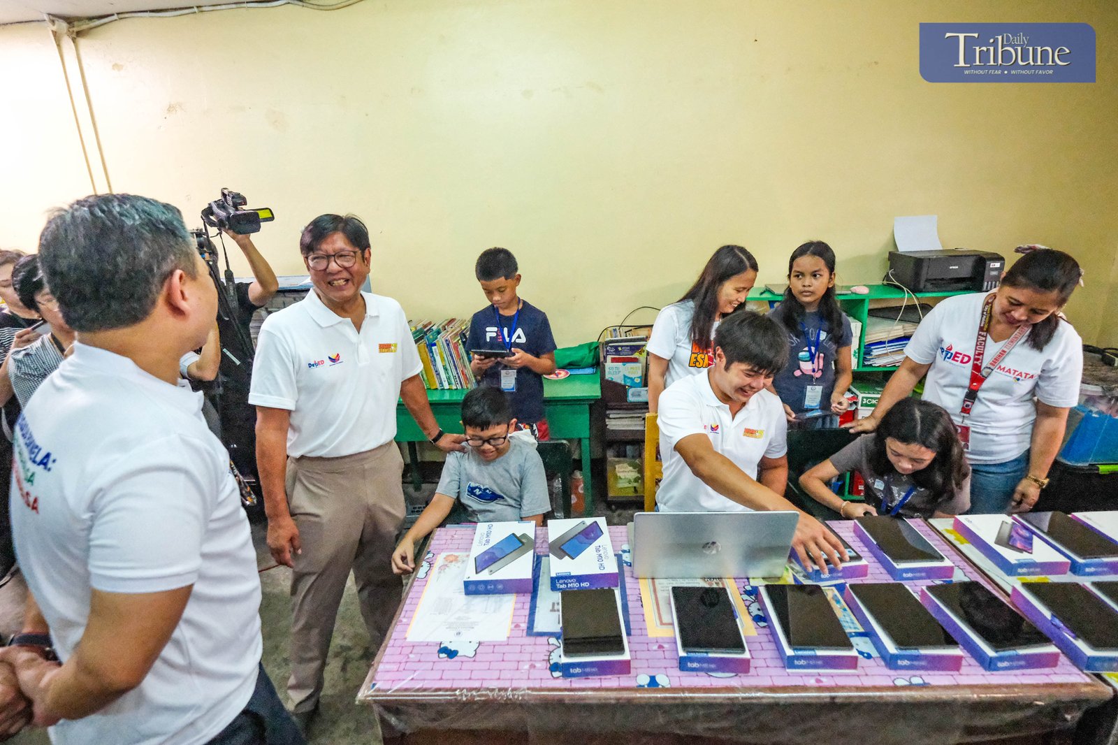 President Ferdinand R. Marcos Jr. leads Brigada Eskwela 2025 on 9 June at Barihan Elementary School in Malolos City, Bulacan. As part of the nationwide school maintenance program, he inspected classrooms, personally installed a blackboard as a symbolic gesture, and engaged with teachers and students. Joining him were Education Secretary Sonny Angara, his son Vinnie Marcos, Communications Secretary Jay Ruiz, and local officials.