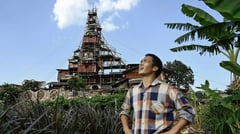 Chinese man defies demolition orders
to build madcap rural home