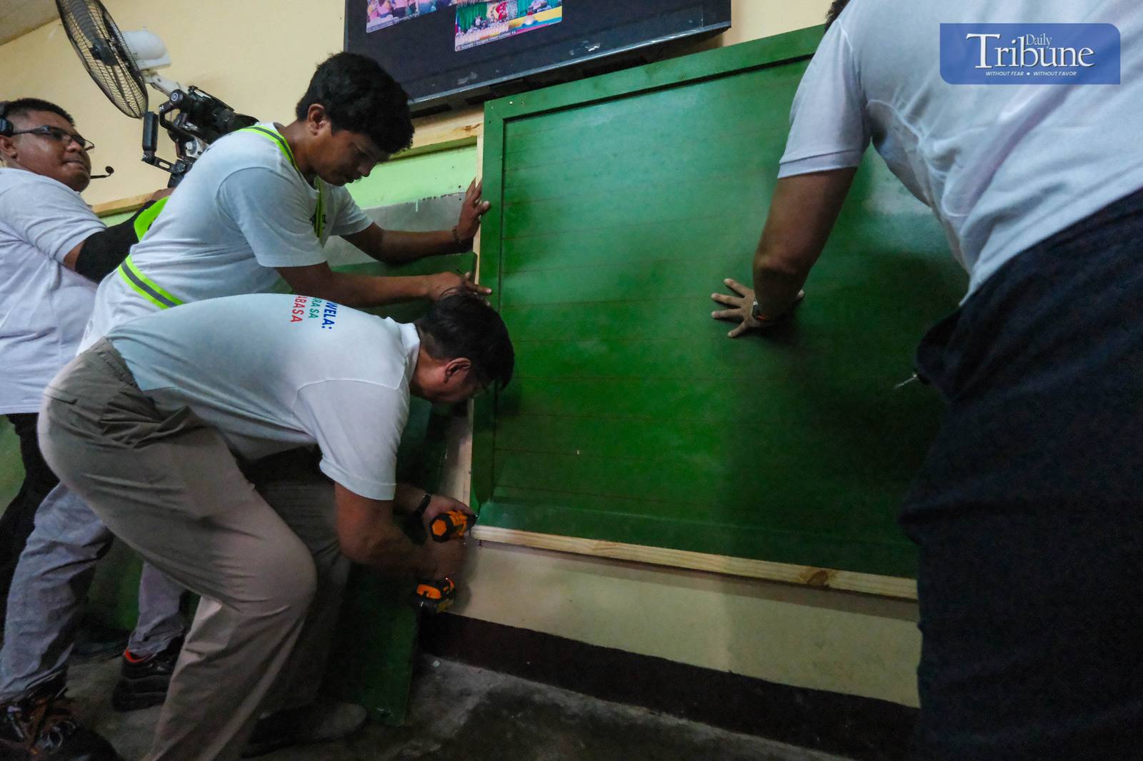 President Ferdinand R. Marcos Jr. leads Brigada Eskwela 2025 on 9 June at Barihan Elementary School in Malolos City, Bulacan. As part of the nationwide school maintenance program, he inspected classrooms, personally installed a blackboard as a symbolic gesture, and engaged with teachers and students. Joining him were Education Secretary Sonny Angara, his son Vinnie Marcos, Communications Secretary Jay Ruiz, and local officials.
