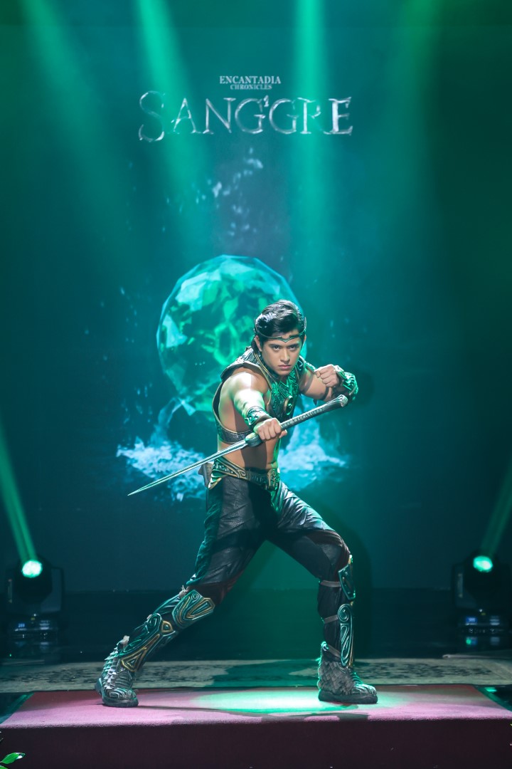 Kelvin Miranda as Adamus.