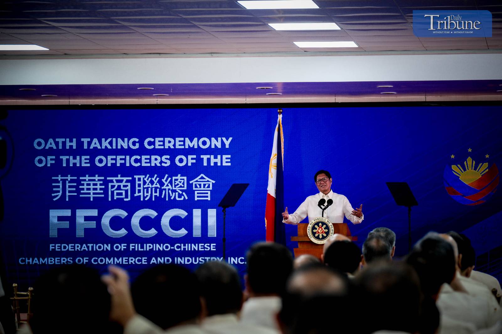 President Ferdinand R. Marcos Jr. administers the oath taking of 265 newly elected officers of the Federation of Filipino Chinese Chambers of Commerce and Industry, Inc. (FFCCCII) on June 10, 2025, at the FFCCCII Building in Binondo, Manila. 

The ceremony marks the start of the Federation’s 2025–2027 leadership term. The FFCCCII continues to advocate for economic growth while spearheading civic projects like the lighting of Jones Bridge and beautification efforts in Binondo Chinatown. 

During the event, the Federation presented President Marcos with a scale model of a two-classroom school building under its “Operation: Barrio Schools” program, which has built over 6,500 schools nationwide. Established in 1954, the FFCCCII now includes more than 170 member chambers and trade associations, playing a vital role in inclusive development and nation-building.

Joining the president on stage during event are Mr. Tan Ching, Honorary President FFCCCII, Education Secretary Sonny Angara, Mr. Victor Lim, President, FFCCCII,  Dr. Francis Chua, Honorary President, FFCCCII, and Mr. Domingo Yap, Honorary President, FFCCCII.