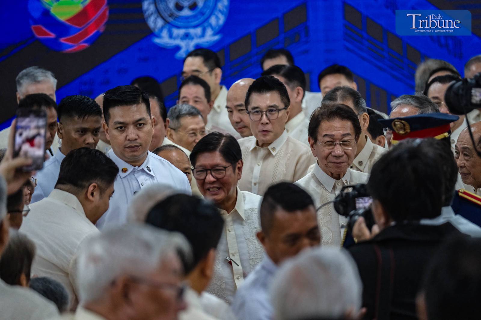 President Ferdinand R. Marcos Jr. administers the oath taking of 265 newly elected officers of the Federation of Filipino Chinese Chambers of Commerce and Industry, Inc. (FFCCCII) on June 10, 2025, at the FFCCCII Building in Binondo, Manila. 

The ceremony marks the start of the Federation’s 2025–2027 leadership term. The FFCCCII continues to advocate for economic growth while spearheading civic projects like the lighting of Jones Bridge and beautification efforts in Binondo Chinatown. 

During the event, the Federation presented President Marcos with a scale model of a two-classroom school building under its “Operation: Barrio Schools” program, which has built over 6,500 schools nationwide. Established in 1954, the FFCCCII now includes more than 170 member chambers and trade associations, playing a vital role in inclusive development and nation-building.

Joining the president on stage during event are Mr. Tan Ching, Honorary President FFCCCII, Education Secretary Sonny Angara, Mr. Victor Lim, President, FFCCCII,  Dr. Francis Chua, Honorary President, FFCCCII, and Mr. Domingo Yap, Honorary President, FFCCCII.