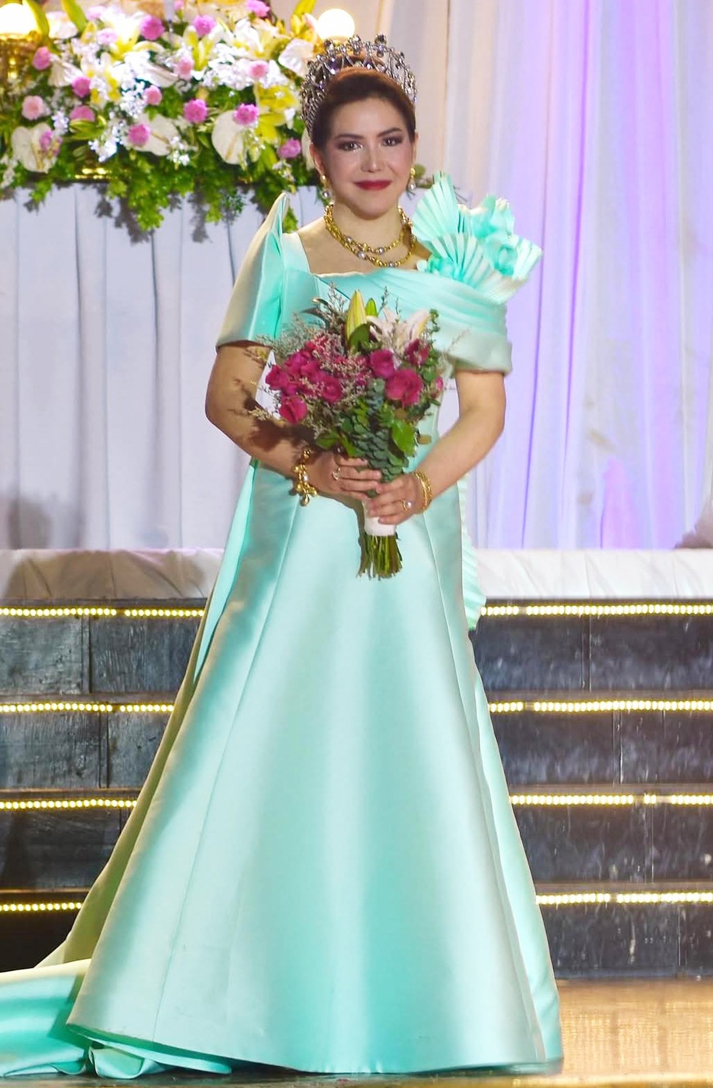 PENNY Sarmiento as Reina de las Virgenes for Jun Escario