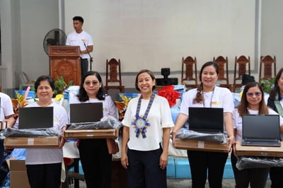 Laptops for teachers, Go Bags for students: Makati boosts school readiness