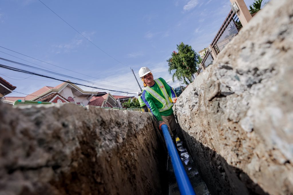 Maynilad replaces old pipelines