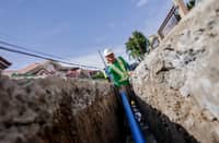 Maynilad replaces old pipelines