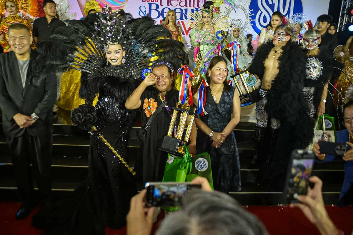 SM Prime Holdings’ Hans Sy and beauty advocate Ricky Reyes led the launch of the 2025 Health & Beauty Caravan, in partnership with leading health and beauty organizations. The event culminated in the 40th anniversary celebration of PhilHair at the SM Mall of Asia on Wednesday, 11 June 2025. 

Winners of the “Ganda ng Reyna” competition will represent the Philippines at the Asia-Pacific Hair & Beauty Olympics in Taipei this October. A total of 68 judges from countries including Cambodia, China, Indonesia, Mongolia, and Taiwan evaluated participants across all categories.