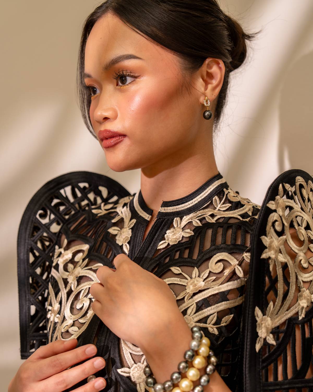 Drama-ready glam.