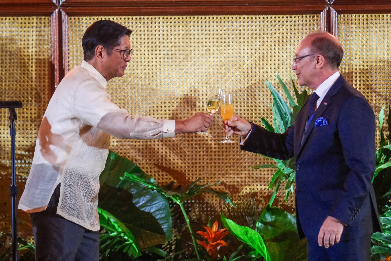 President Ferdinand Marcos Jr. shares a ceremonial toast with H.E. Mohammed Rida El Fassi, Vice Dean of the Diplomatic Corps, during the Vin d’Honneur at Malacañan Palace on 12 June 2025. The wine reception, held for government officials and members of the diplomatic corps, is one of two annual events hosted by the President to mark national celebrations.