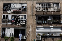 Israel warns 'Tehran will burn' after wave of missile fire