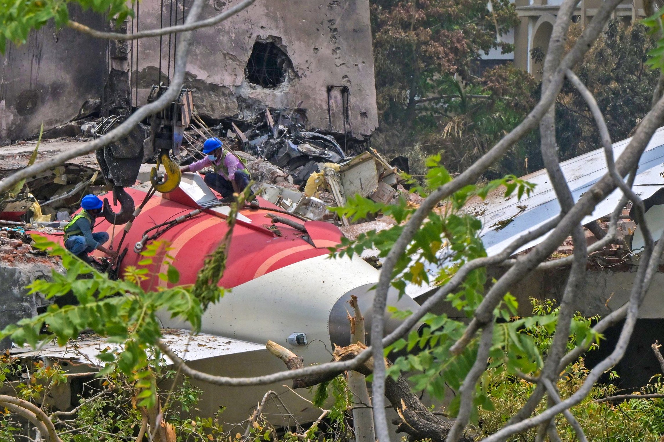 India plane crash death toll rises to 279