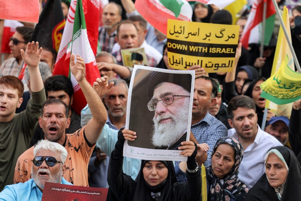 Israel, Iran trade threats as conflict escalates

