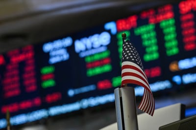 More execs join billionaire ranks as stock awards soar