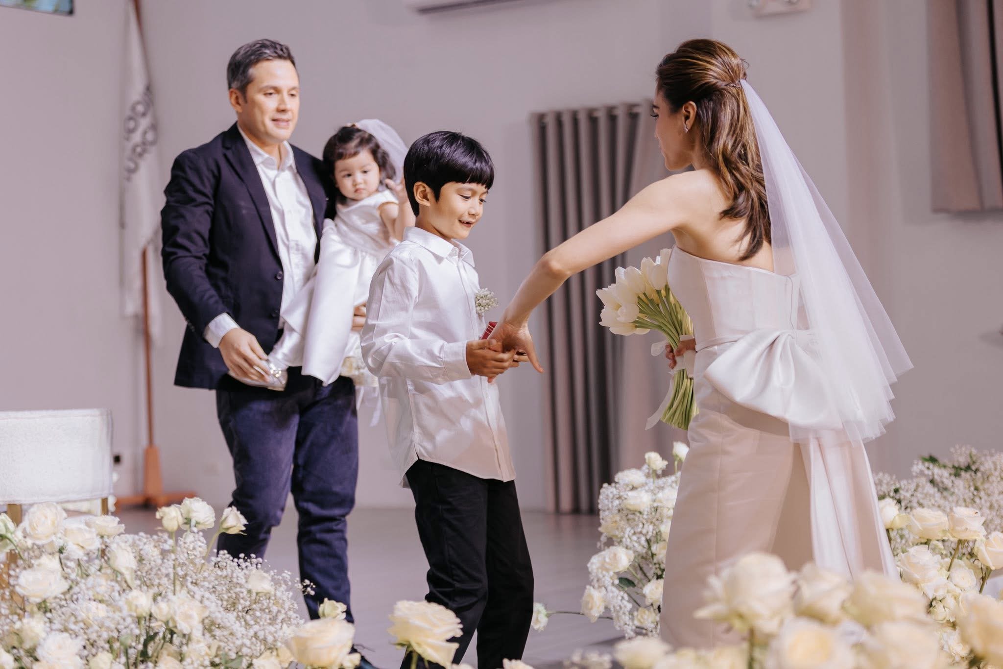 Toni Gonzaga, Paul Soriano renew vows on 10th anniversary